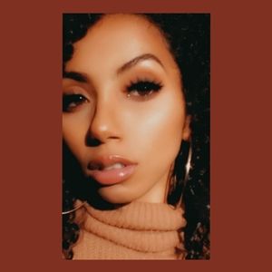 Meet your Posher, Natasha